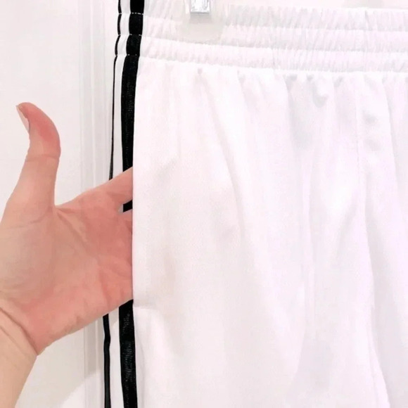 Adidas Youth Mid Rise Adjustable Waist Pull-On Shorts Size Large 14/16 - Picture 7 of 10